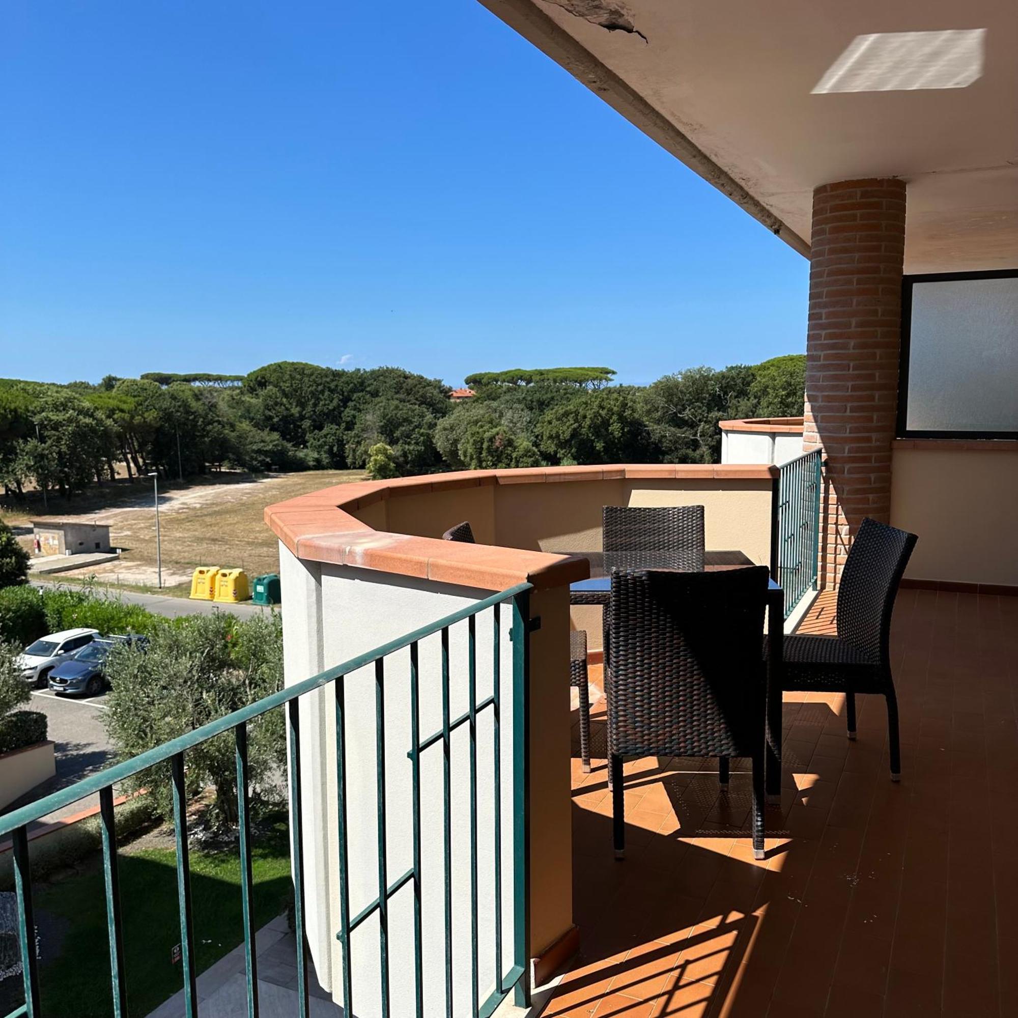 Le Residenze Di Santa Costanza - Le Dimore Aparthotel San Vincenzo Bagian luar foto